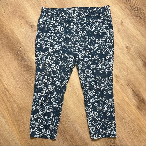 Khakis by GAP Slim City Floral Blue Pants size 16 - Picture 1 of 6